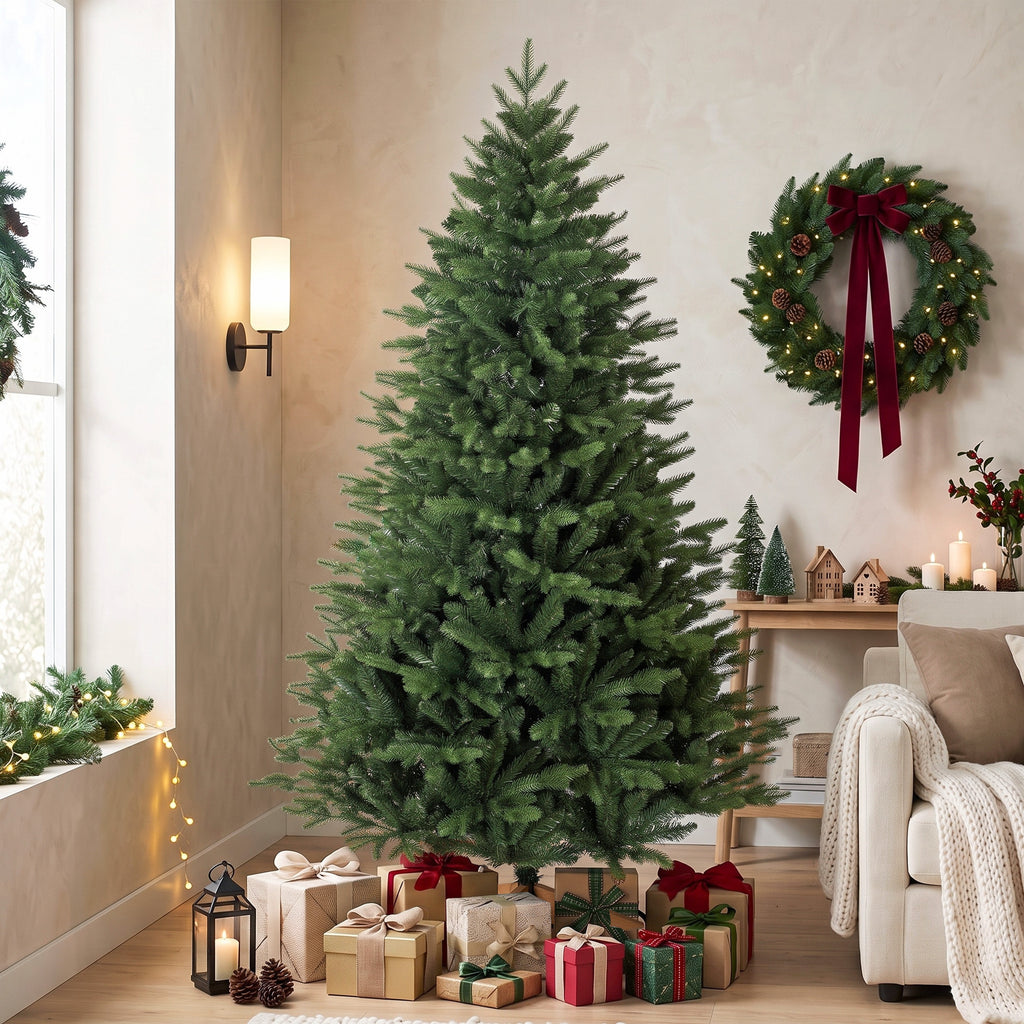 Árbol de Navidad de 180 cm junto a una corona en el salón