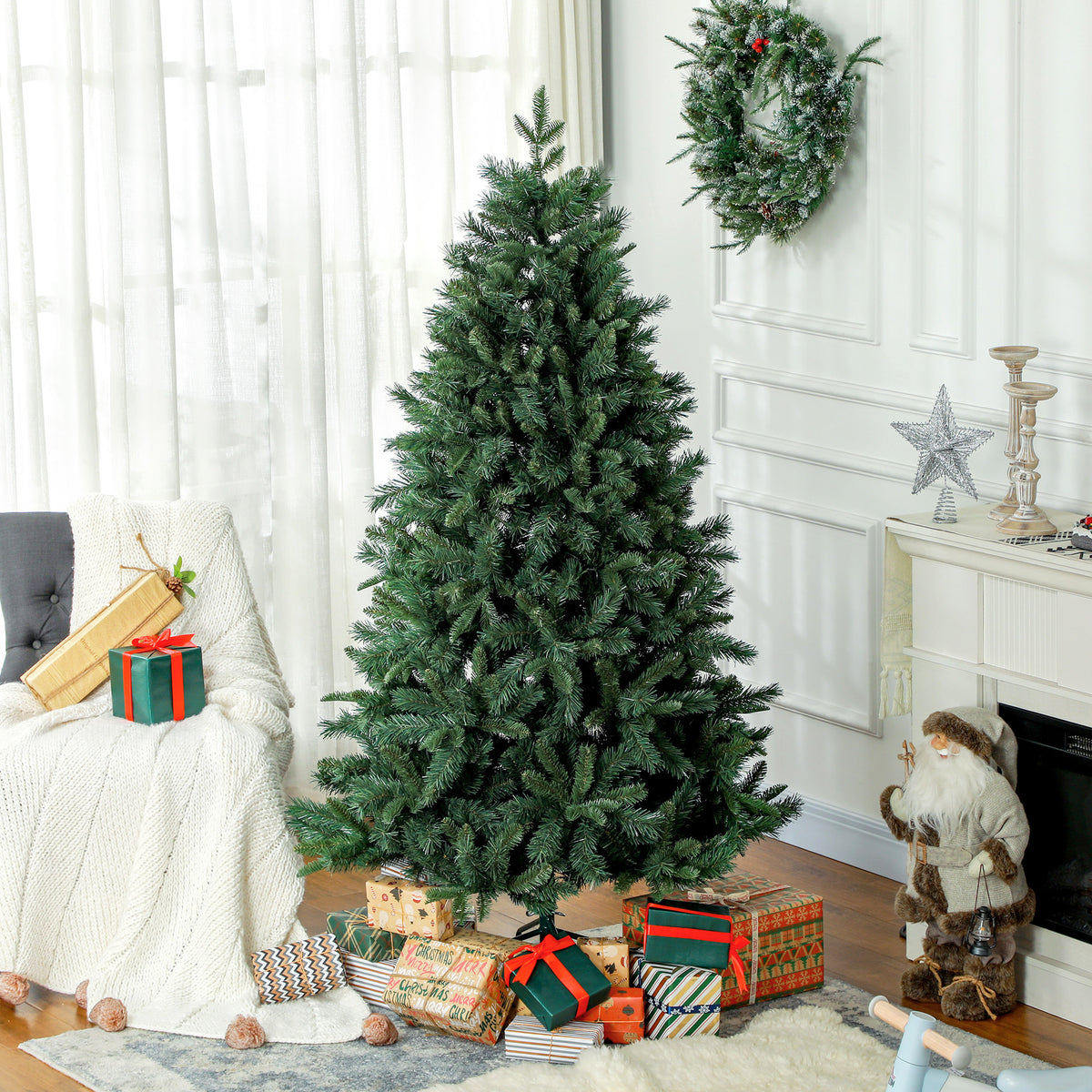 Árbol de Navidad de 180 cm junto a una chimenea con corona y adornos