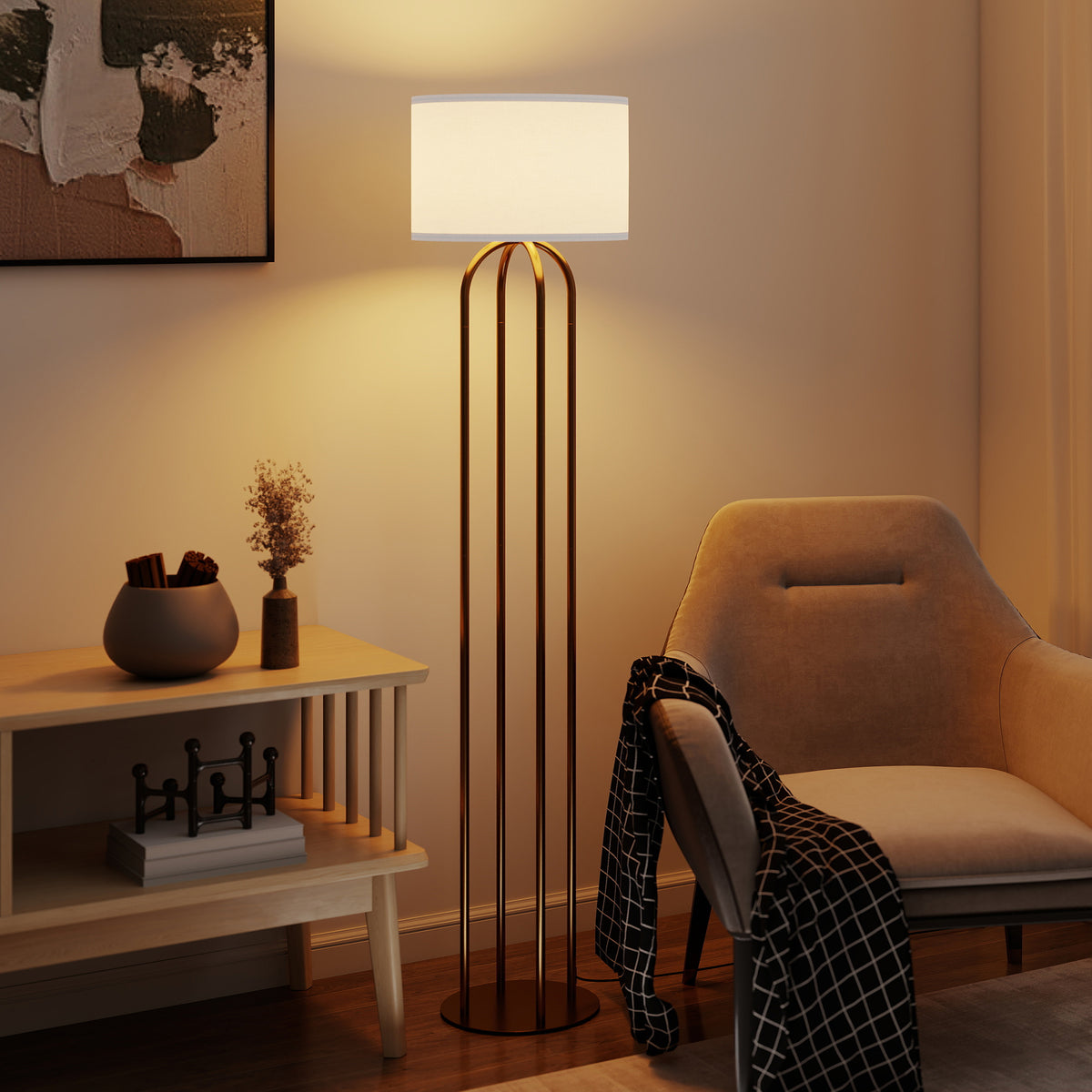Lámpara de pie dorada de cuatro columnas con pantalla de lino beige, vista 2