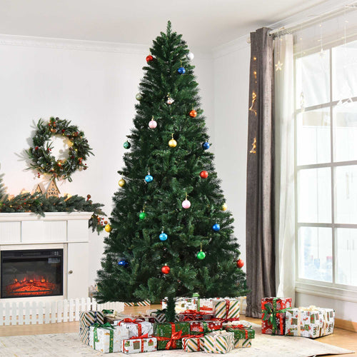 Abeto de Navidad artificial de 240 cm decorado con bolas junto a una chimenea y una ventana