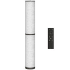 Lámpara de pie LED en columna beige con pantalla de lino y mando a distancia, vista frontal sobre fondo blanco
