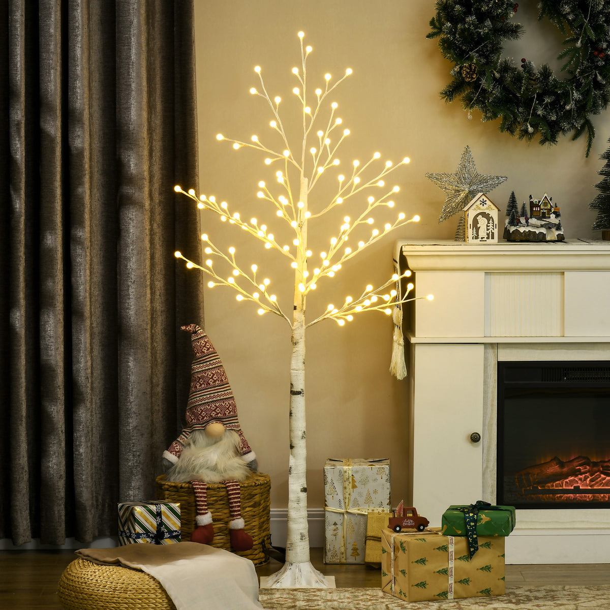 Árbol luminoso blanco iluminado en un salón