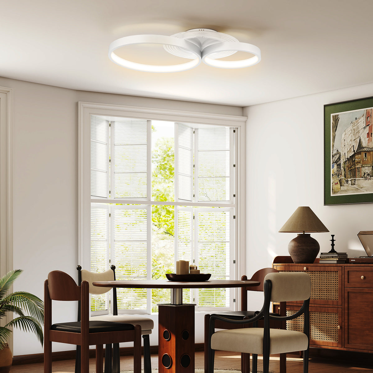 Plafón LED de tres aros en una cocina