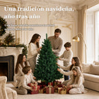 Una tradición navideña año tras año: familia decorando el abeto de Navidad con una base estable