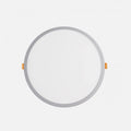 Downlight LED empotrable de 15 W visto de frente, con difusor blanco y aro de aluminio