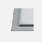 Detalle del marco cromado del downlight empotrable cuadrado de 20 W