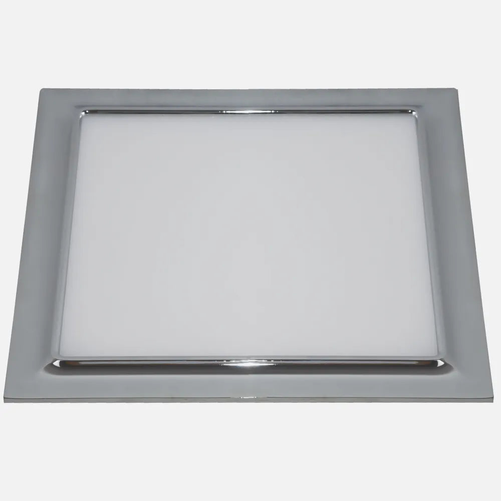 Downlight LED empotrable cuadrado con marco cromado de 20 W visto de frente