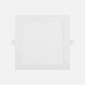 Downlight LED empotrable cuadrado blanco de 24 W visto de frente