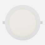 Downlight LED empotrable redondo de 24 W con acabado blanco, visto de frente
