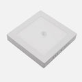 Downlight LED cuadrado de superficie blanco de 18 W con sensor de movimiento y tres tonos de luz seleccionables