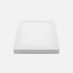 Downlight LED cuadrado de superficie blanco de 18 W visto de perfil