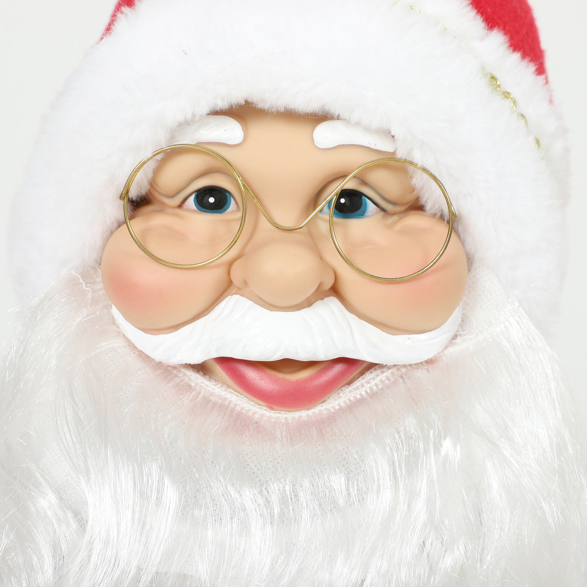 Detalle de la cara sonriente con gafas y barba blanca del Papá Noel animado