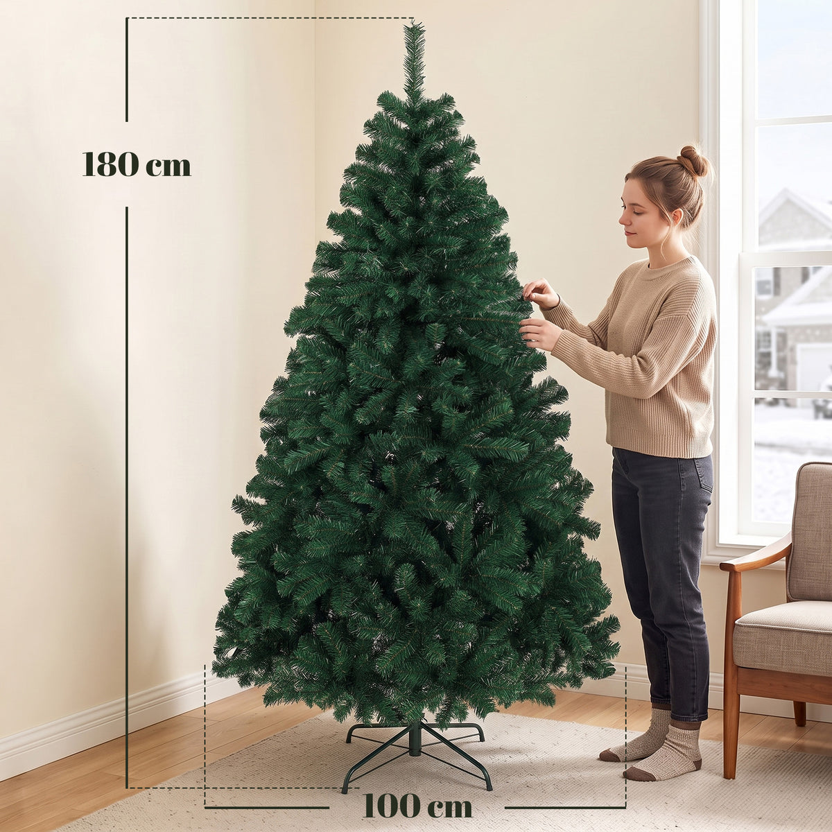 Medidas del abeto de Navidad: 180 cm de alto y 100 cm de diámetro, junto a una persona