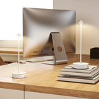 Lámpara de mesa LED en una oficina
