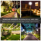 Farola solar junto a una terraza