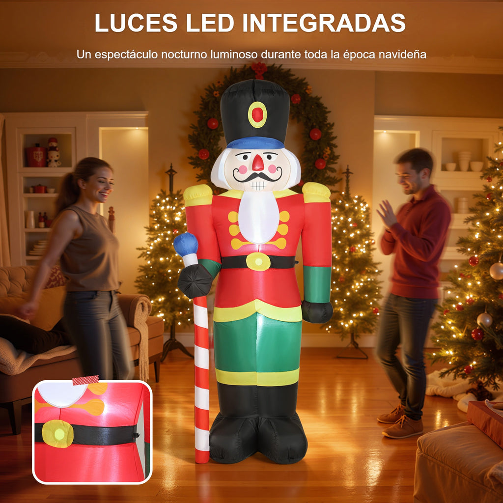 Luces LED integradas: el soldado cascanueces hinchable ilumina un salón navideño por la noche