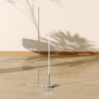 Medidas de la lámpara de pie LED: 150 cm de alto y base de 20 cm de diámetro